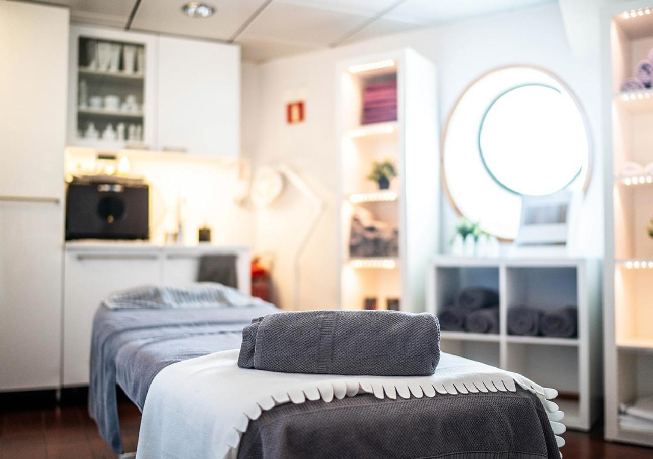 Viking Line Ferry Gabriella - 2-Night Cruise Stockholm-Helsinki-Stockholm Hotel Екстериор снимка