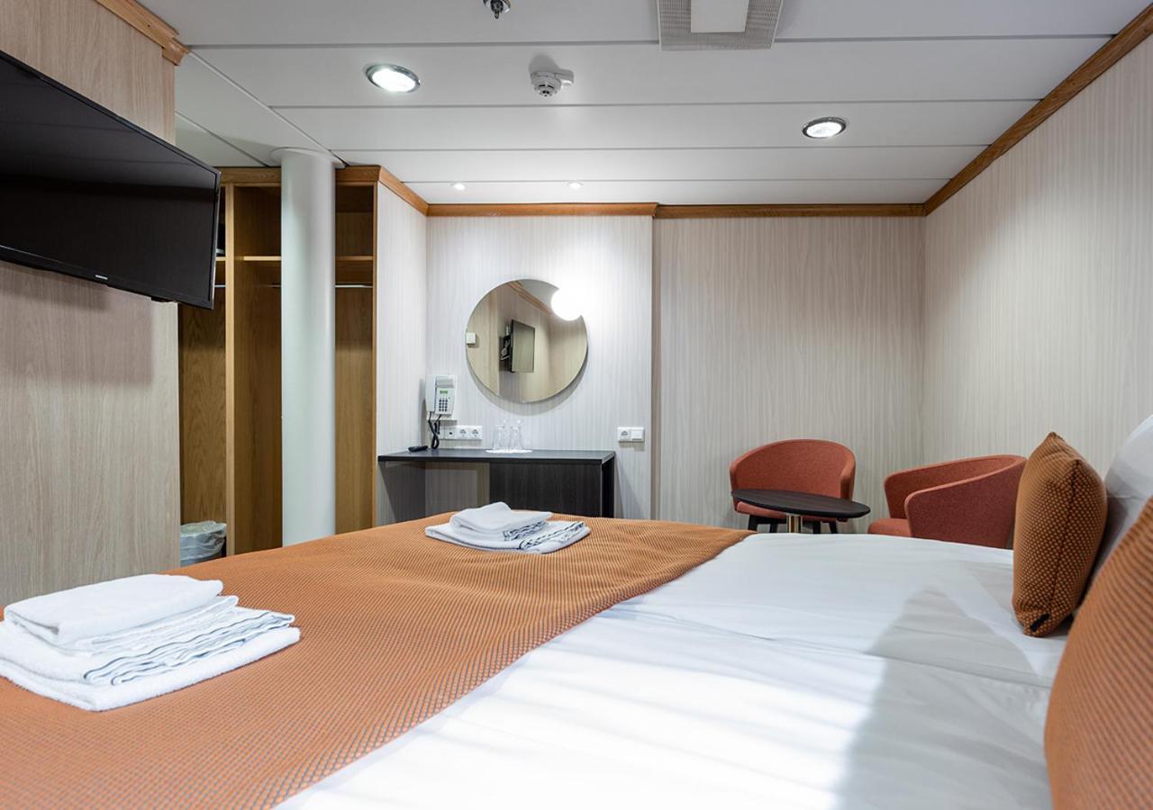 Viking Line Ferry Gabriella - 2-Night Cruise Stockholm-Helsinki-Stockholm Hotel Стая снимка